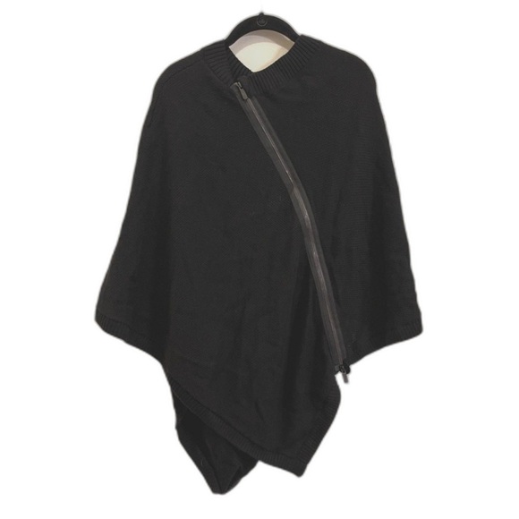lululemon athletica Sweaters - Lululemon Athletica Black On The Go
Asymmetric Zip Poncho Women's Size One Size
